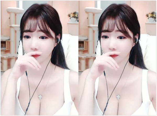 草莓视频下载深夜释放自己iOS版：免费可以看全是污片的老司机app